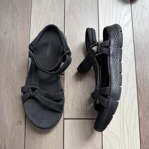 Skechers go walk black strappy
